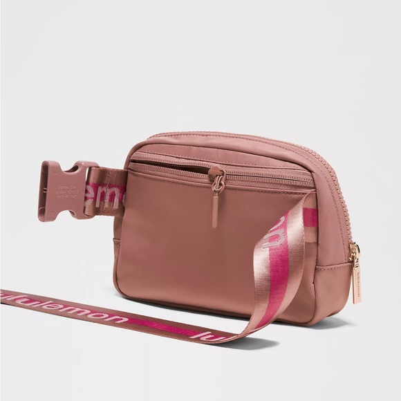 Lululemon Everywhere Belt Bag 1L Wordmark- Spiced Chai/Magenta Smoke/Pink Haze - Picture 4 of 6